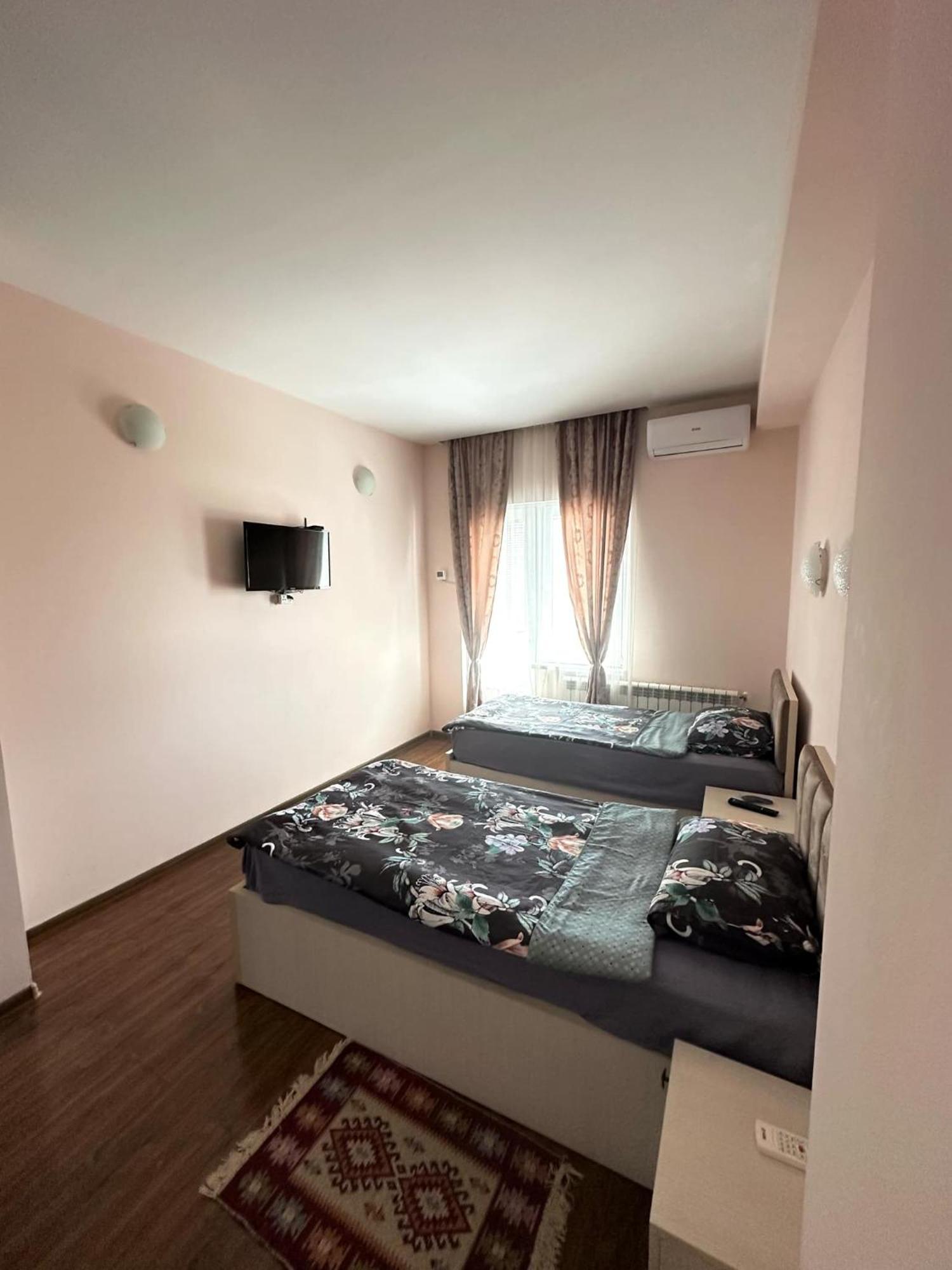 Cozy & Sweet Home Tbilisi Buitenkant foto